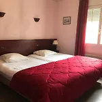 Hotell Logis & Restaurant - Le Chateau Des Tourelles 3 Etoiles 2*