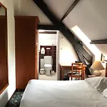 Logis & Restaurant - Le Chateau Des Tourelles 3 Etoiles 2* Le Wast
