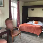 Logis & Restaurant - Le Chateau Des Tourelles 3 Etoiles 2*