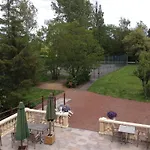 Hotell Logis & Restaurant - Le Chateau Des Tourelles 3 Etoiles 2*