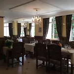 Logis & Restaurant - Le Chateau Des Tourelles 3 Etoiles Le Wast