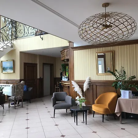 Logis & Restaurant - Le Chateau Des Tourelles 3 Etoiles ホテル 2*