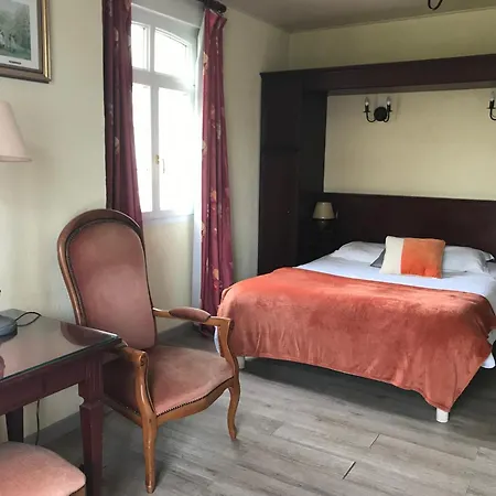 Logis & Restaurant - Le Chateau Des Tourelles 3 Etoiles 2*