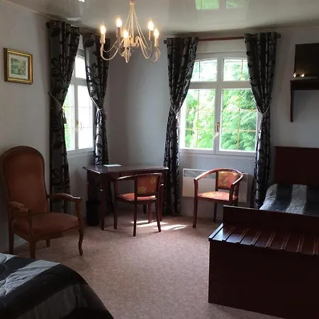 Hotel Logis & Restaurant - Le Chateau Des Tourelles 3 Etoiles Le Wast