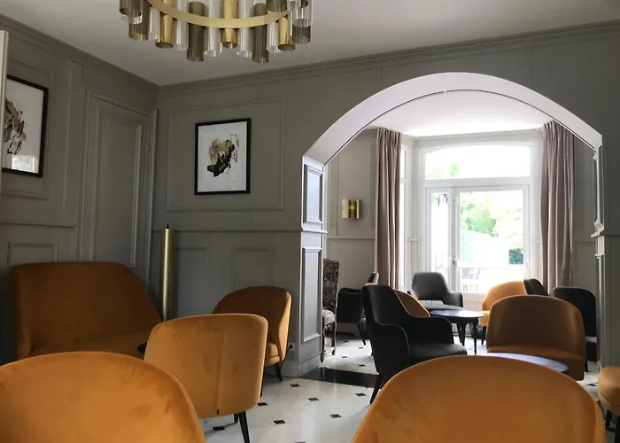 Hotel Logis Hôtel&restaurant - Le Château Des Tourelles 3 étoiles 2*