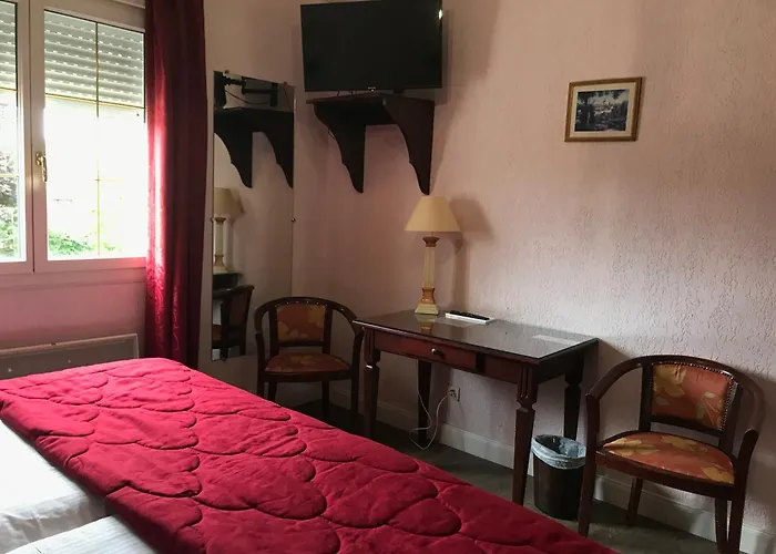 Logis & Restaurant - Le Chateau Des Tourelles 3 Etoiles Le Wast