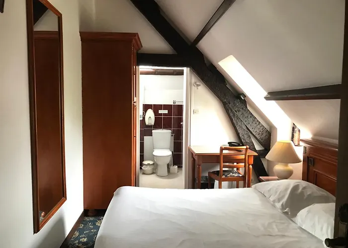 Logis & Restaurant - Le Chateau Des Tourelles 3 Etoiles 2* Le Wast