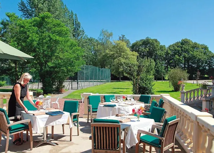 Hotel Logis Hôtel&restaurant - Le Château Des Tourelles 3 étoiles Le Wast