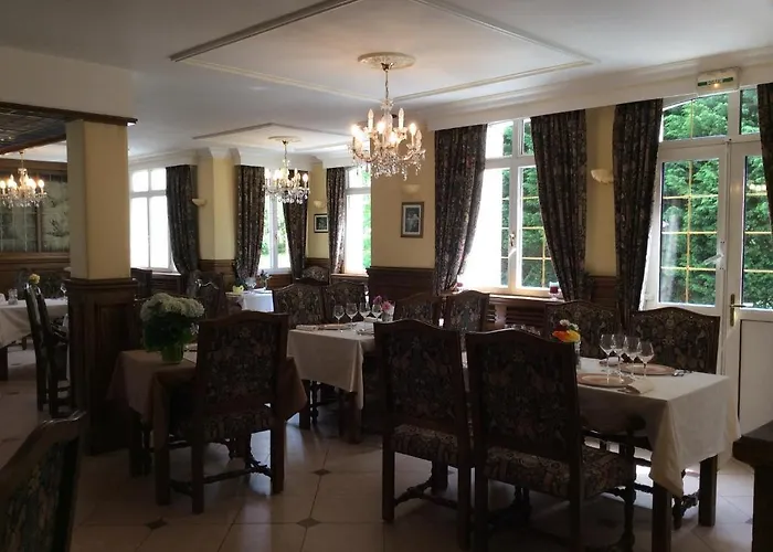 Logis & Restaurant - Le Chateau Des Tourelles 3 Etoiles Le Wast