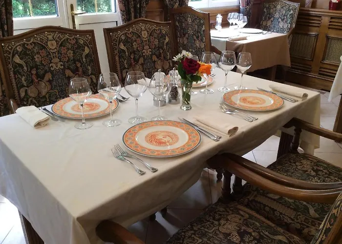 Hotel Logis Hôtel&restaurant - Le Château Des Tourelles 3 étoiles 2*